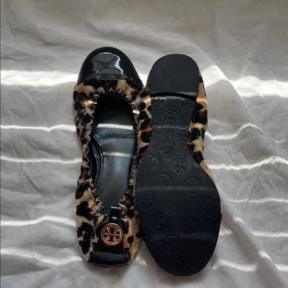 Tory Burch Black and Brown Loafers with Leopard Trim - Picture 6 of 6